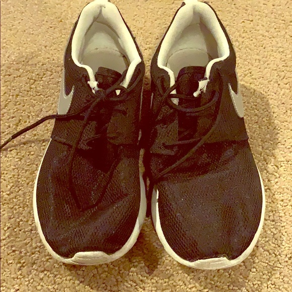 Black Roche - Picture 1 of 4